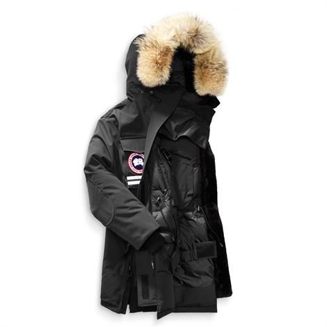Canada Goose Womens Snow Mantra Parka  Black