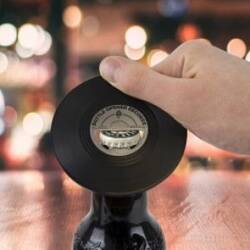 Gift Republic Bottle Opener Vinyl Køkkenredskaber